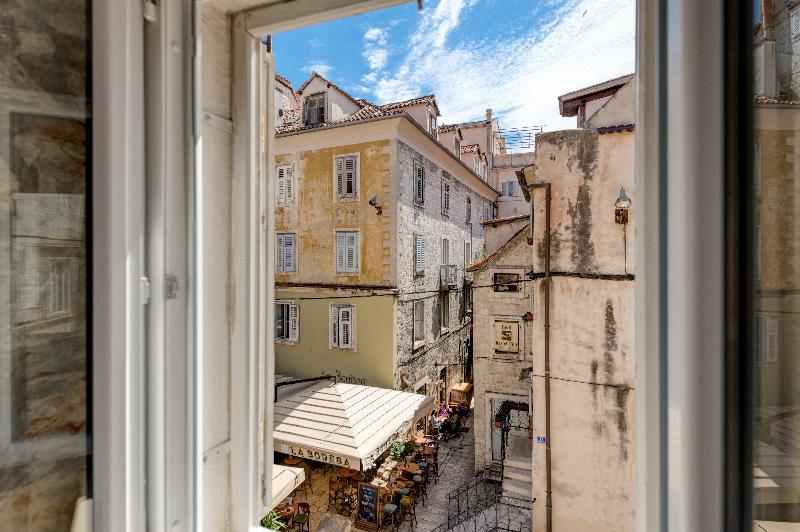 Temple Luxury Apartments & Rooms Split Exterior foto