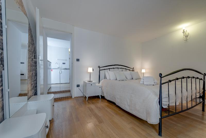 Temple Luxury Apartments & Rooms Split Exterior foto