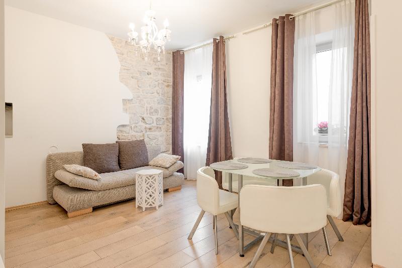 Temple Luxury Apartments & Rooms Split Exterior foto