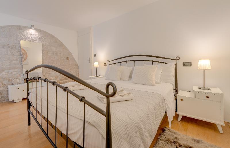 Temple Luxury Apartments & Rooms Split Exterior foto