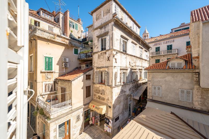 Temple Luxury Apartments & Rooms Split Exterior foto